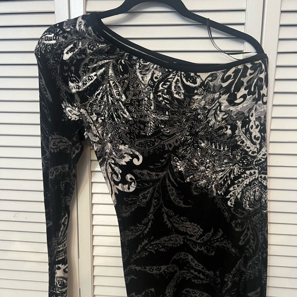 One shoulder long sleeve sweater. - Picture 2 of 5